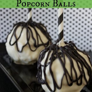 These black and white popcorn balls are so yummy and remind me so much of the movie, Beetlejuice!