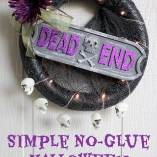 This simple no-glue Halloween wreath is so easy to make and is also completely customizable for your Halloween theme. Make one today, it's so simple!