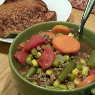 30 minutes to the best Hamburger soup ever! | MomsConfession.com