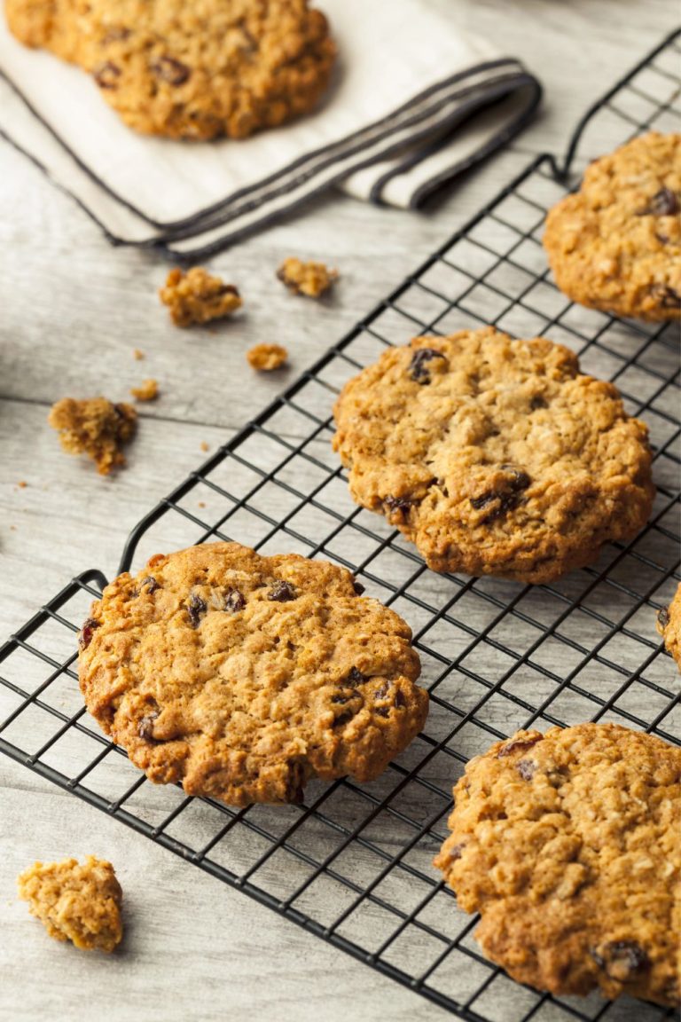 Oatmeal Cookies With Raisins